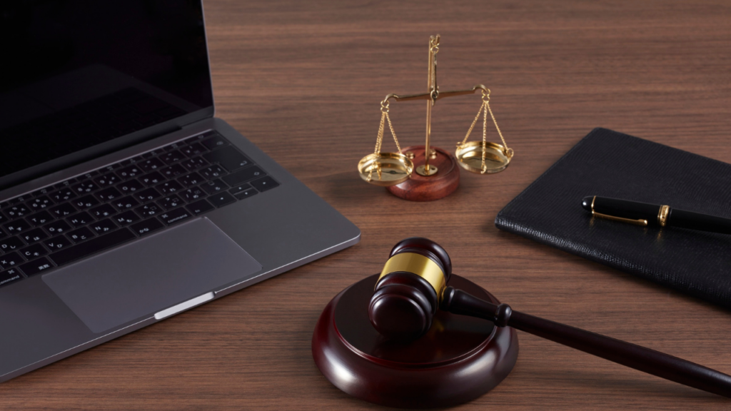 Prawnik w firmie pomaga podejmować bezpieczniejsze decyzje jeszcze przed pojawieniem się problemu