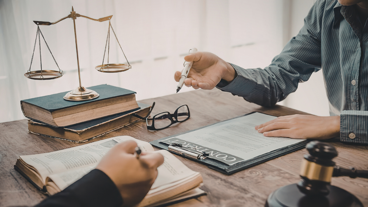 Prawnik w firmie - spokój biznesu zapewniony, zanim pojawi się pierwszy problem