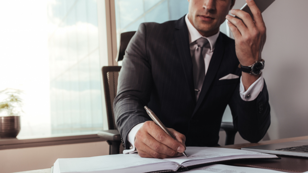 Stały kontakt z prawnikiem ułatwia szybką reakcję na pisma, reklamacje i problemy z kontrahentami